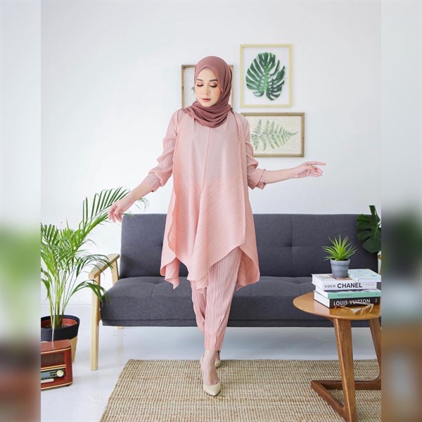 Arab women's clothing Malaysia Indonesia long two-piece pants and shirt