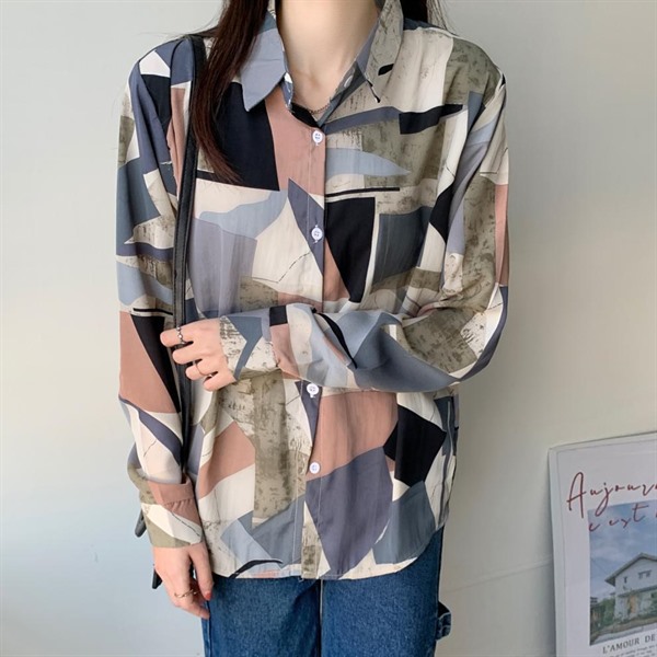 Women's long-sleeved chiffon shirt with geometric patterns