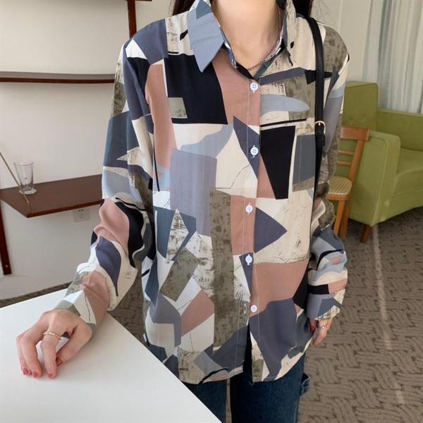 Women's long-sleeved chiffon shirt with geometric patterns